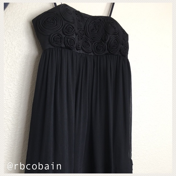 BCBG Paris Cocktail Mini Empire Waist Black Layered Rosette Bust Strapless Sz. 4 - Picture 3 of 8